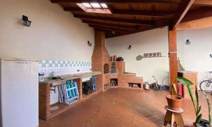 Casa à venda em Jaguariúna, Subdivisão Gastaldo, com 4 quartos, com 220 m²