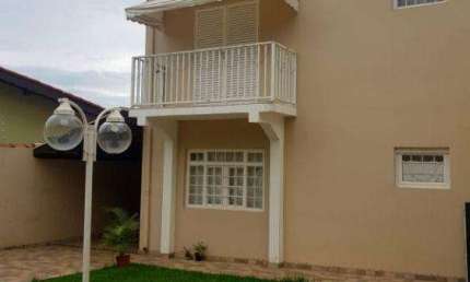 Casa à venda em Jaguariúna, Nova Jaguariúna, com 3 quartos, com 211 m²