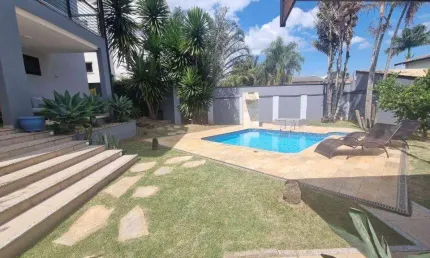 Casa à venda em Jaguariúna, Estância das Flores, com 3 suítes, com 243.76 m²