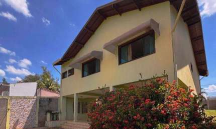 Casa à venda em Jaguariúna, Jardim Botânico, com 3 suítes, com 280 m²