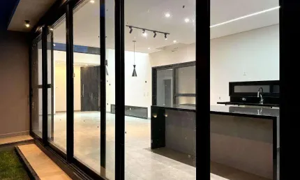 Casa à venda em Jaguariúna, Condomínio Residencial Lago da Barra, com 3 suítes, com 200 m²