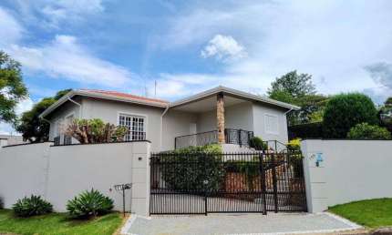 Casa à venda em Jaguariúna, Colina do Castelo, com 4 suítes, com 400 m²