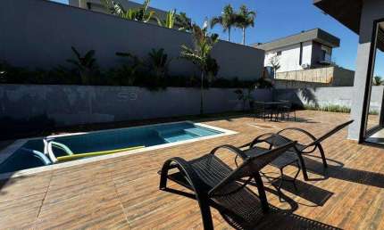 Casa à venda em Jaguariúna, Residencial Campo Camanducaia, com 3 suítes, com 240.15 m²