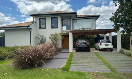 Casa à venda em jaguariúna, residencial bosque camanducaia, com 4 suítes, com 400 m²