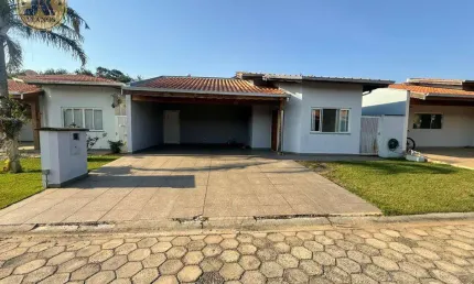 Casa à venda em Jaguariúna, Vargeão, com 3 quartos, com 139 m², Condomínio Francisco Bombarda