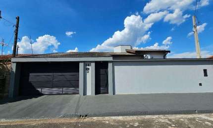 Casa à venda em Jaguariúna, Jardim Mario Finotelli, com 3 quartos, com 260 m²