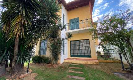 Casa à venda e para alugar em Jaguariúna, Centro, com 3 quartos, com 261.07 m²