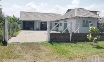 Casa 3 dormitórios na beira mar de capão novo, realmente pé na areia