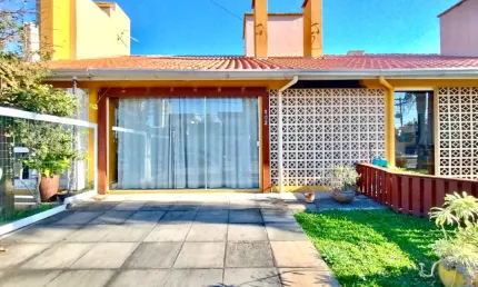 Barbada lindo sobrado 2 dormitórios sendo uma suite em capão novo,
