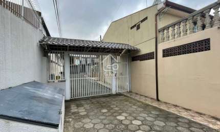 Casa em condomínio fechado com 3 quartos à venda na Rua Júlio Zandoná, Alto Boqueirão, Curitiba, 72 m2 por R$ 370.000