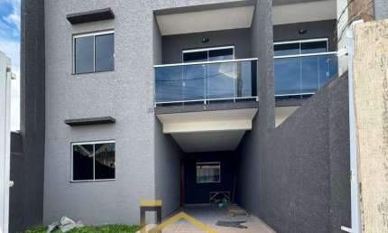 Excelente Sobrado à Venda no Sítio Cercado, Curitiba-PR: 3 Quartos, 1 Suíte, 2 Salas, 3 Banheiros, 2 Vagas, 80m²! Aproveite!
