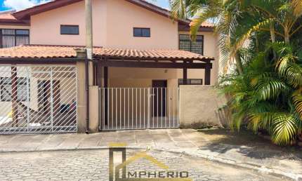 Imperdível! Casa à venda em Curitiba-PR, Bairro Alto, 3 quartos, 1 suíte, 1 sala, 3 banheiros, 2 vagas, 80m². Confira!