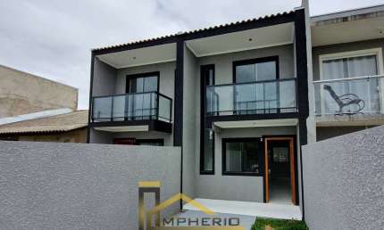 Imperdível casa à venda em Curitiba-PR, bairro Tatuquara! 3 quartos, 1 suíte, 1 sala, 2 banheiros, 82m². Venha conferir!