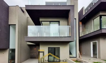Imperdível oportunidade: Casa à venda em Curitiba-PR, no Boqueirão, com 3 quartos, 2 suítes e 115m². Agende sua visita agora!