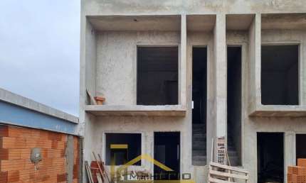 Imperdível oportunidade de adquirir casa com 2 quartos e garagem no Tatuquara, Curitiba-PR!