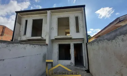 Casa à venda na Cidade Industrial, Curitiba-PR: 2 quartos, 1 sala, 2 banheiros, 1 vaga de garagem, 70m² de área.
