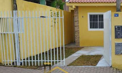Imperdível oportunidade: Casa à venda em Curitiba-PR, no bairro Tatuquara, com 2 quartos, 1 sala, 2 banheiros e garagem.
