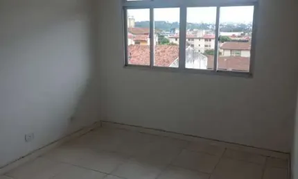 Apartamento à venda na Cidade Industrial, Curitiba-PR: 2 quartos, 1 sala, 1 banheiro, 1 vaga de garagem, 52m² de área.