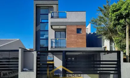 Casa à venda em curitiba-pr, capão raso: 3 quartos, 2 suítes, 1 sala, 4 banheiros, 2 vagas de garagem, 141m². confira!