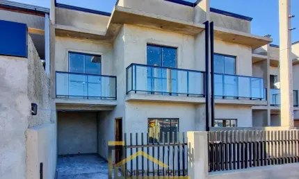Imperdível casa à venda em Curitiba-PR, bairro Umbará! 3 quartos, 1 sala, 1 banheiro, 2 vagas de garagem. Confira!