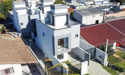 Imperdível: Casa à venda em Curitiba-PR, bairro Xaxim, 3 quartos, 1 suíte, 3 banheiros, 2 vagas de garagem, 118m².