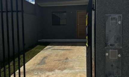 Casa com 2 quartos à venda na Travessa Hamilton Pinto Alves, 54, Sítio Cercado, Curitiba por R$ 300.000