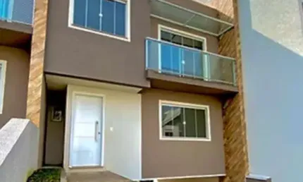 Impecável casa em condomínio à venda no campo comprido, curitiba-pr! 3 quartos, 1 suíte, 1 sala, 3 banheiros, 2 vagas de garagem, 156m².