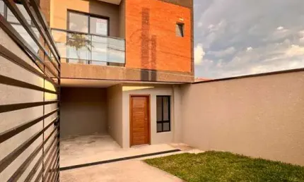 Imperdível casa à venda em curitiba-pr, bairro xaxim! 3 quartos, 1 suíte, 1 sala, 3 banheiros e garagem. confira!