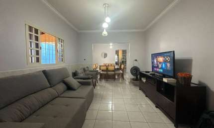 Casa com 3 quartos à venda na Avenida Rondônia, 25, Setor Goiânia 2, Goiânia