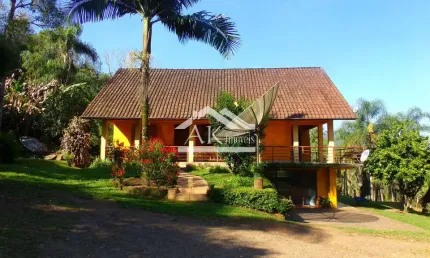 Sítio com duas casas e galpões a venda em Picada Café na Serra Gaúcha
