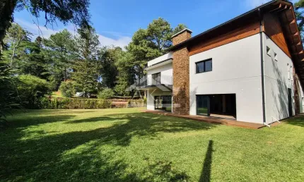 Magnífica casa de alto padrão a venda no centro de Nova Petrópolis, jardim da Serra Gaúcha