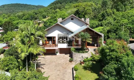 Casa fabulosa com 05 quartos à venda em picada café na serra gaúcha!