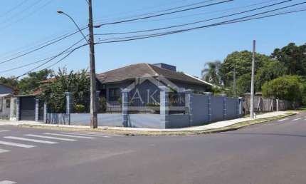Casa de esquina com piscina à venda em São Leopoldo RS