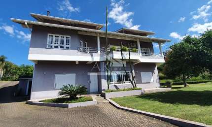 Casa ampla à venda no bairro Pinhal Alto em Nova Petrópolis, na Serra Gaúcha