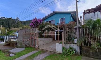 Casa com 2 quartos e closet à venda em Picada Café na Serra Gaúcha