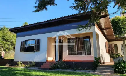 Casa com amplo pátio e 3 quartos à venda em picada café, na serra gaúcha