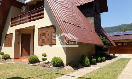 Casa com salão de festas e 3 quartos à venda em Picada Café na Serra Gaúcha
