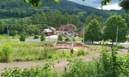 Terreno amplo à venda no Bairro Picada Holanda em Picada Café na Serra Gaúcha