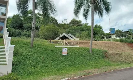 Terreno com aclive e frente sul a venda em Picada Café, na Serra Gaúcha