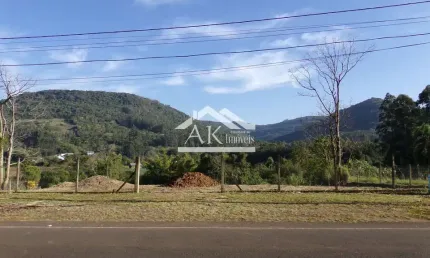 Terreno amplo, margeado por Rio, a venda em Picada Café, na Serra Gaúcha