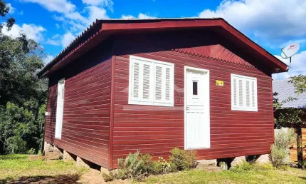 Casa de madeira com 2 dormitórios à venda em picada café, na serra gaúcha