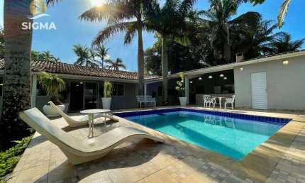 PERTO DO MAR - Casa na praia 4 Quartos 2 suítes Espaço Gourmet  Piscina  4 vagas