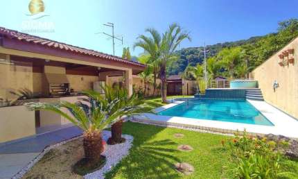 Casa à venda com 3 suítes - Piscina e churrasqueira - Condomínio com segurança e lazer - Jardim Albamar, Guarujá/SP
