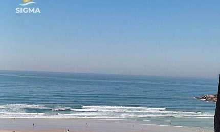 Apartamento localizado na Praia das Pitangueiras, 3 dormitórios sendo 1 suíte, 120 M² de área útil, Vista para o mar, Reformado .