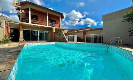 Casa com 3 suítes - Piscina e espaço pra churrasqueira - 4 vagas - Praia da Enseada, Guarujá.