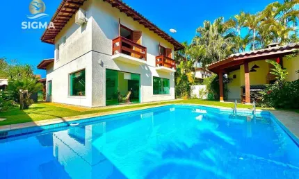 ALTO PADRÃO - Casa à venda com 3 suítes - Piscina e churrasqueira - 2 vagas - Pernambuco II - Guarujá/SP