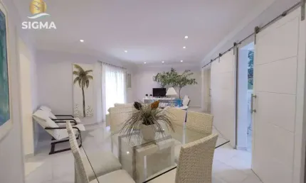 Apartamento com 4 Suítes à venda na Praia das Pitangueiras, Guarujá/SP.