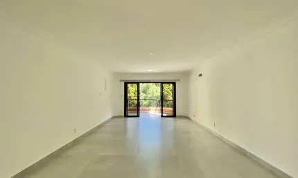Apartamento com 3 suítes à venda na Praia das Pitangueiras - Guarujá/SP.