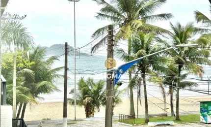 PERTO DO MAR - Apartamento com 3 quartos sendo 1 suíte à venda na Praia do Tombo - Guarujá/SP.