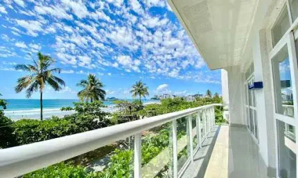 Frente mar - apartamento com 4 quartos sendo 1 suíte à venda na praia das pitangueiras - guarujá/sp.